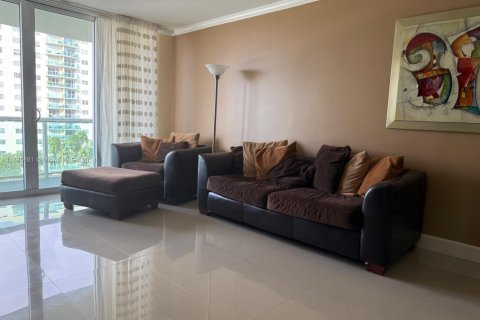 Condominio en venta en Sunny Isles Beach, Florida, 2 dormitorios, 139.82 m2 № 1863017 - foto 7