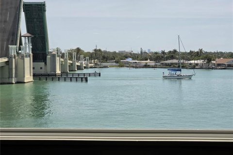 Copropriété à louer à Treasure Island, Floride: 2 chambres, 121.52 m2 № 2093197 - photo 10