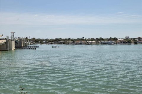 Copropriété à louer à Treasure Island, Floride: 2 chambres, 121.52 m2 № 2093197 - photo 23
