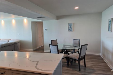 Copropriété à louer à Treasure Island, Floride: 2 chambres, 121.52 m2 № 2093197 - photo 15