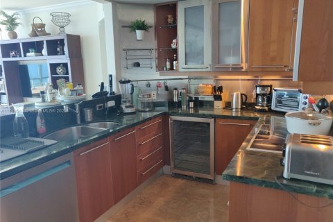 Copropriété à louer à Hollywood, Floride: 3 chambres, 196.49 m2 № 1862098 - photo 13