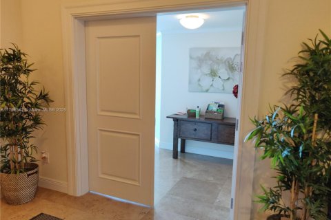 Copropriété à louer à Hollywood, Floride: 3 chambres, 196.49 m2 № 1862098 - photo 6
