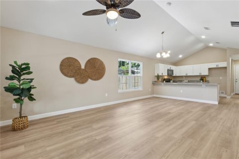 Casa en venta en Eustis, Florida, 3 dormitorios, 104.05 m2 № 1780205 - foto 5