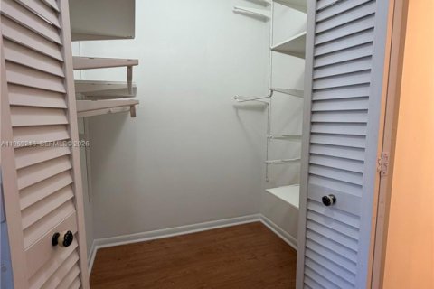 Снять в аренду кондоминиум в Дорал, Флорида 3 спальни, 104.05м2, № 2053315 - фото 11