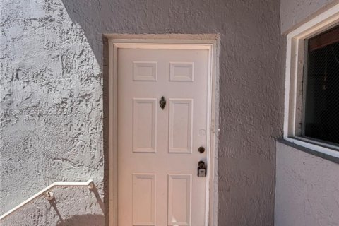 Снять в аренду кондоминиум в Дорал, Флорида 3 спальни, 104.05м2, № 2053315 - фото 2