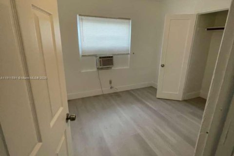 Propiedad comercial en venta en Miami, Florida, 115.57 m2 № 1967545 - foto 6