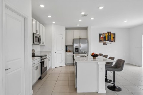 Villa ou maison à vendre à Kissimmee, Floride: 4 chambres, 174.56 m2 № 2410593 - photo 11