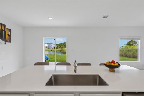 Villa ou maison à vendre à Kissimmee, Floride: 4 chambres, 174.56 m2 № 2410593 - photo 13