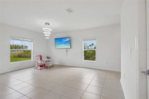 Villa ou maison à vendre à Kissimmee, Floride: 4 chambres, 174.56 m2 № 2410593 - photo 5