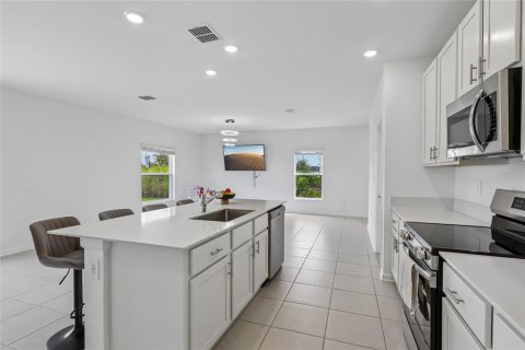 Villa ou maison à vendre à Kissimmee, Floride: 4 chambres, 174.56 m2 № 2410593 - photo 12
