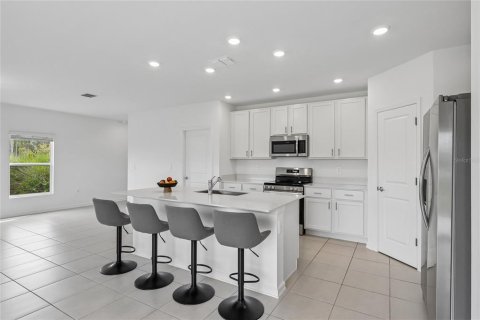 Villa ou maison à vendre à Kissimmee, Floride: 4 chambres, 174.56 m2 № 2410593 - photo 10