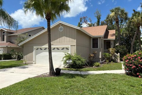 House in Fort Myers, Florida 2 bedrooms, 144.74 sq.m. № 1894987 - photo 1