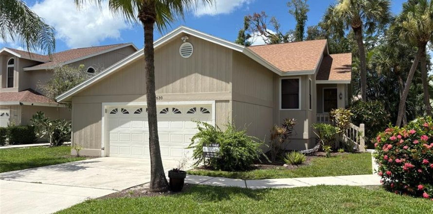 House in Fort Myers, Florida 2 bedrooms, 144.74 sq.m. № 1894987