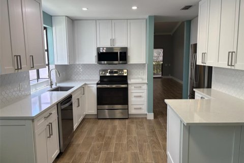 House in Fort Myers, Florida 2 bedrooms, 144.74 sq.m. № 1894987 - photo 13