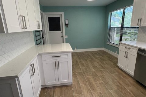 House in Fort Myers, Florida 2 bedrooms, 144.74 sq.m. № 1894987 - photo 10