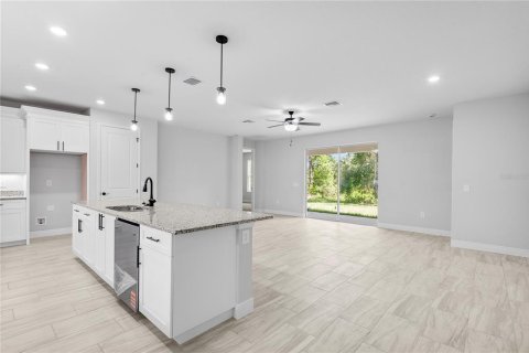 House in Eustis, Florida 4 bedrooms, 207.54 sq.m. № 1754891 - photo 23