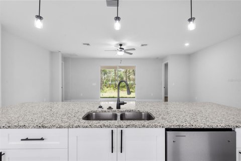 House in Eustis, Florida 4 bedrooms, 207.54 sq.m. № 1754891 - photo 24