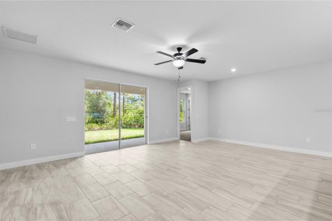 House in Eustis, Florida 4 bedrooms, 207.54 sq.m. № 1754891 - photo 14
