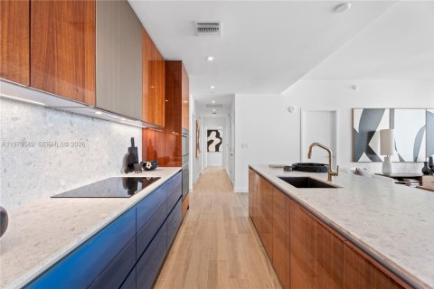 Condo in Miami, Florida, 3 bedrooms  № 2077802 - photo 7