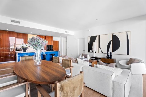 Condo in Miami, Florida, 3 bedrooms  № 2077802 - photo 2