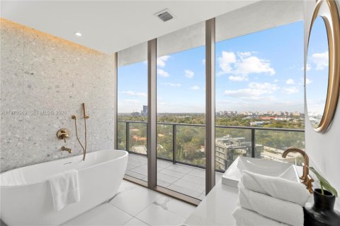 Condo in Miami, Florida, 3 bedrooms  № 2077802 - photo 16
