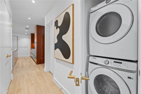Condo in Miami, Florida, 3 bedrooms  № 2077802 - photo 18