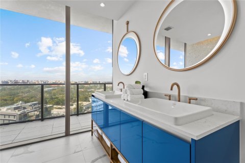 Condo in Miami, Florida, 3 bedrooms  № 2077802 - photo 17