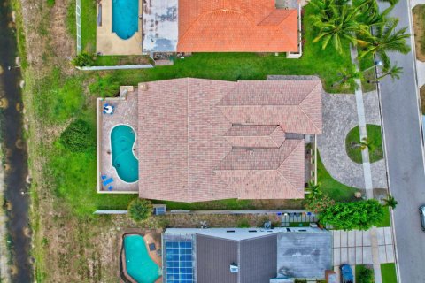 Villa ou maison à vendre à Boca Raton, Floride: 4 chambres, 351.17 m2 № 1178676 - photo 1