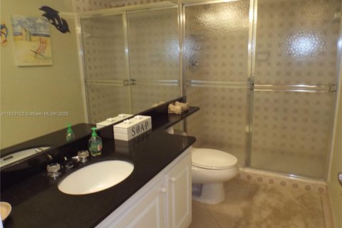 Condo in Hallandale Beach, Florida, 2 bedrooms  № 1787043 - photo 24