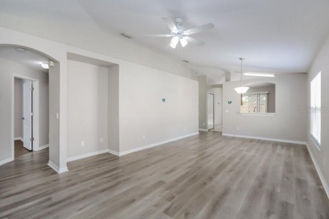 Villa ou maison à louer à Seffner, Floride: 3 chambres, 118.91 m2 № 1905139 - photo 5