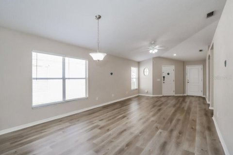 Villa ou maison à louer à Seffner, Floride: 3 chambres, 118.91 m2 № 1905139 - photo 4