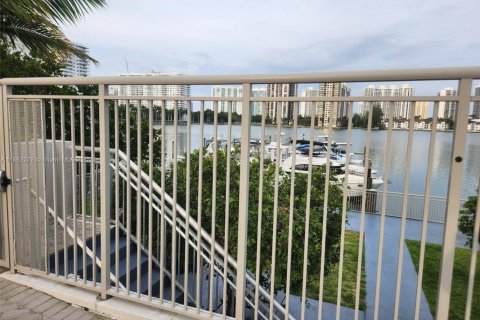 Condominio en venta en Aventura, Florida, 2 dormitorios, 116.22 m2 № 1868600 - foto 23