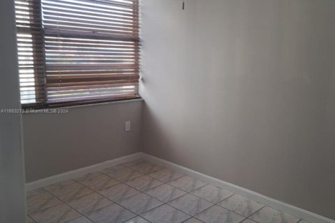 Condominio en venta en Aventura, Florida, 2 dormitorios, 116.22 m2 № 1868600 - foto 15