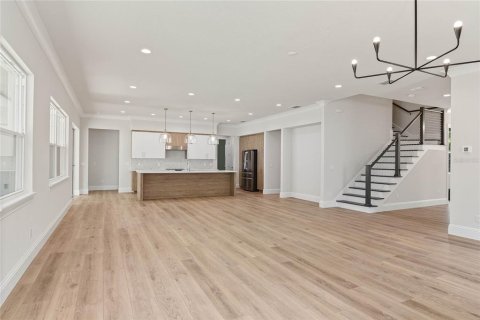 House in Apopka, Florida 7 bedrooms, 332.31 sq.m. № 1787701 - photo 6