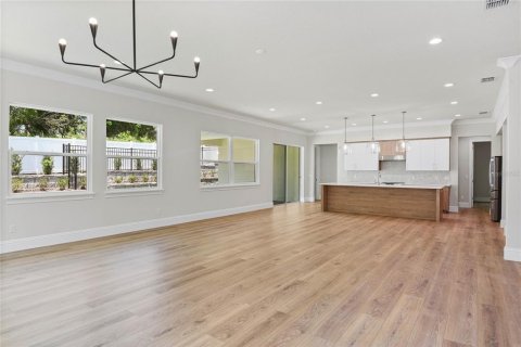 House in Apopka, Florida 7 bedrooms, 332.31 sq.m. № 1787701 - photo 7