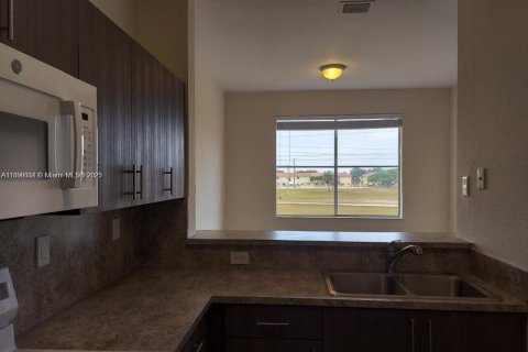 Снять в аренду кондоминиум в Хайалиа, Флорида 2 спальни, 89.84м2, № 1949846 - фото 6