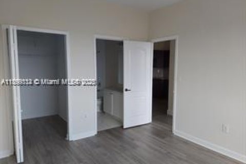 Снять в аренду кондоминиум в Хайалиа, Флорида 2 спальни, 89.84м2, № 1949846 - фото 11