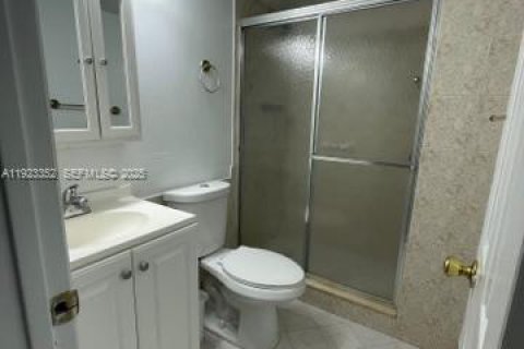 Copropriété à louer à Miami Beach, Floride: 2 chambres, 93.83 m2 № 1982282 - photo 9