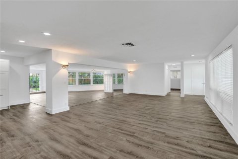 House in Fort Lauderdale, Florida 3 bedrooms, 183.85 sq.m. № 2181304 - photo 3