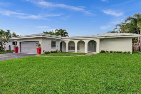 House in Fort Lauderdale, Florida 3 bedrooms, 183.85 sq.m. № 2181304
