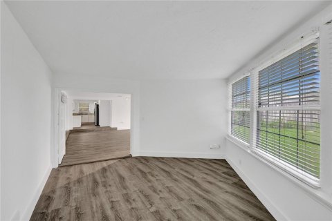 House in Fort Lauderdale, Florida 3 bedrooms, 183.85 sq.m. № 2181304 - photo 17