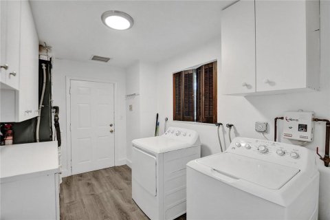 House in Fort Lauderdale, Florida 3 bedrooms, 183.85 sq.m. № 2181304 - photo 25
