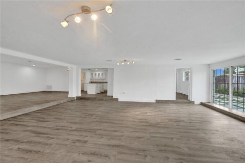 House in Fort Lauderdale, Florida 3 bedrooms, 183.85 sq.m. № 2181304 - photo 4