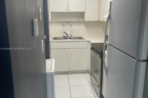 Appartement à louer à Miami, Floride: 3 chambres, 81.75 m2 № 2026535 - photo 5