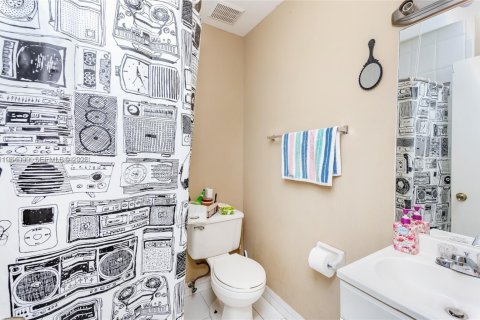 Appartement à louer à Miami, Floride: 3 chambres, 81.75 m2 № 2026535 - photo 13