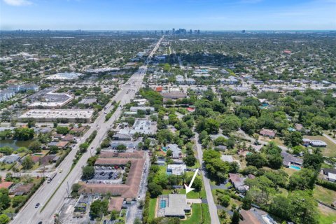 Casa en venta en Plantation, Florida, 5 dormitorios, 258.55 m2 № 1159659 - foto 1