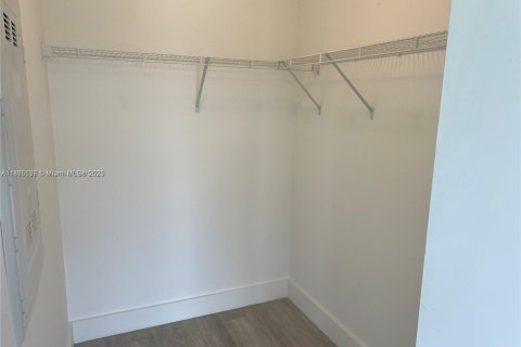 Copropriété à louer à Miami, Floride: 1 chambre, 55.09 m2 № 1947206 - photo 17