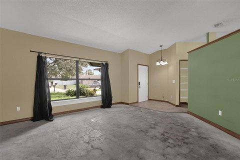 House in Orlando, Florida 3 bedrooms, 153.1 sq.m. № 2210200 - photo 4