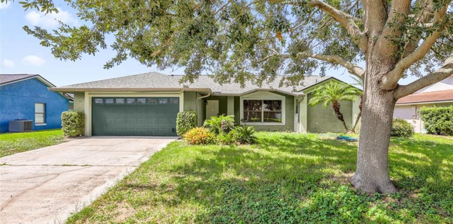House in Orlando, Florida 3 bedrooms, 153.1 sq.m. № 2210200