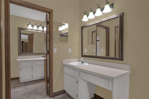 House in Orlando, Florida 3 bedrooms, 153.1 sq.m. № 2210200 - photo 16